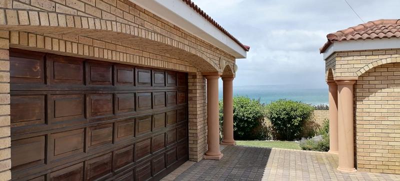 6 Bedroom Property for Sale in Reebok Western Cape